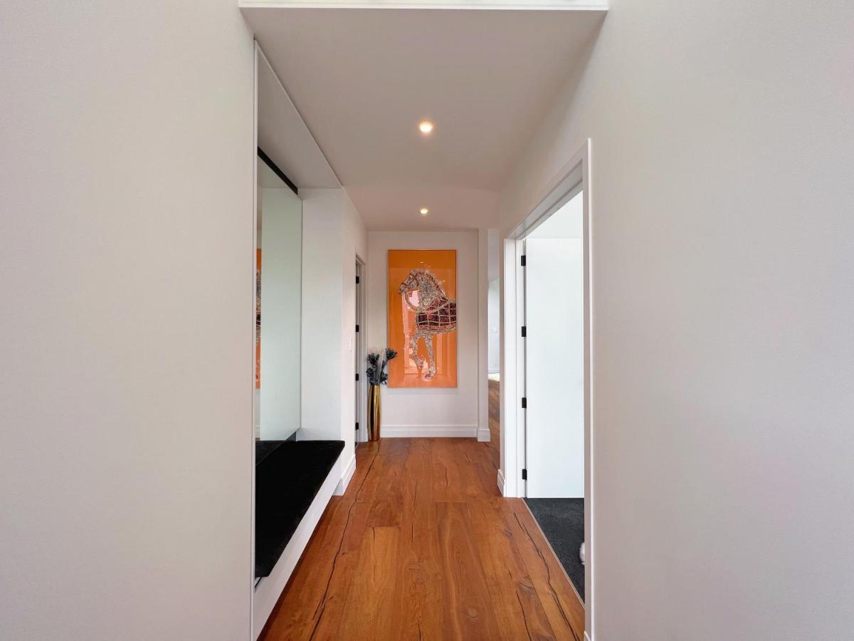 Elegant Beach House In Long Bay Villa Auckland Bagian luar foto