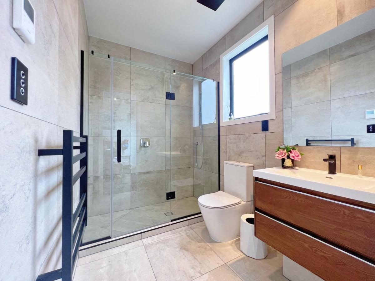 Elegant Beach House In Long Bay Villa Auckland Bagian luar foto