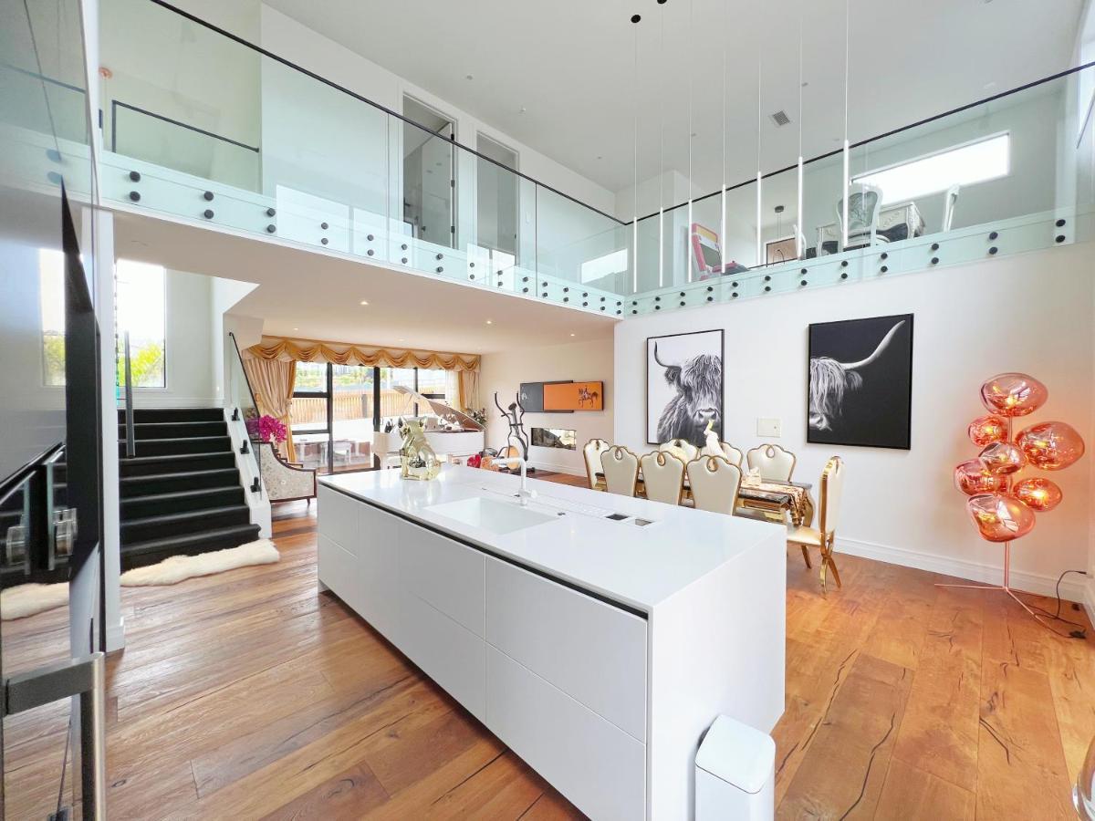 Elegant Beach House In Long Bay Villa Auckland Bagian luar foto