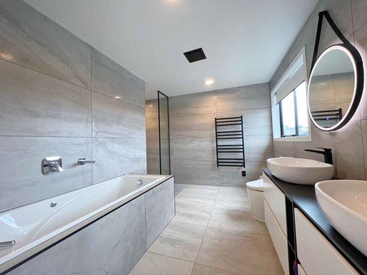 Elegant Beach House In Long Bay Villa Auckland Bagian luar foto